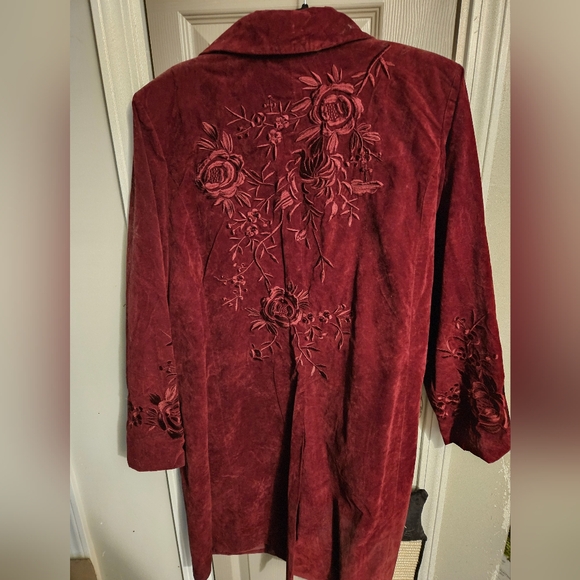 BRAND NEW ** Women's Wine Red Velvet Long Coat W/ Beautiful Detail - Picture 1 of 4